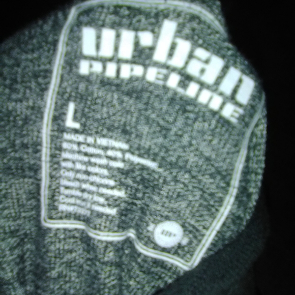 Black and gray hoodie shirt - Picture 2 of 2